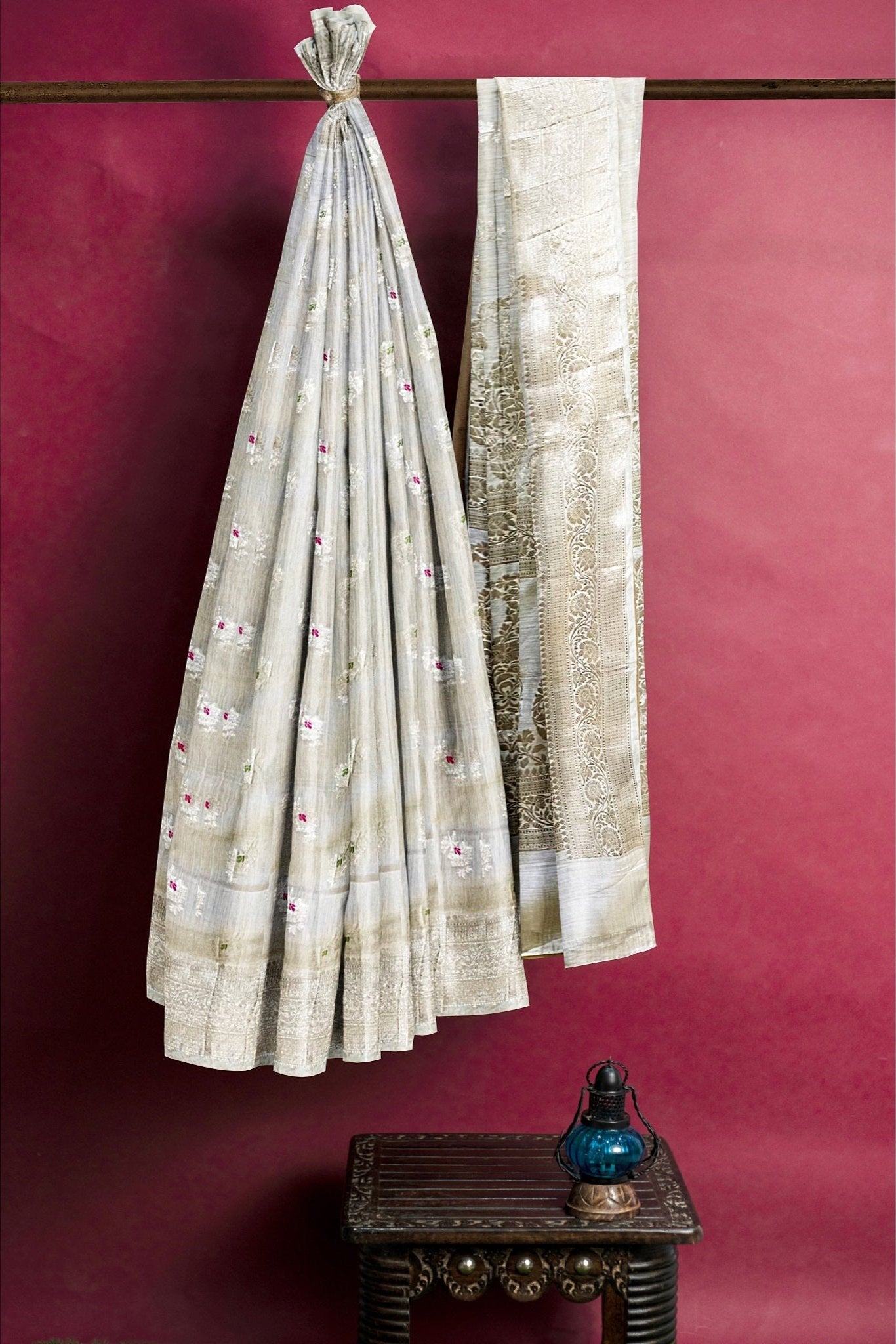 Munga Silk Floral Motiff Beige Saree